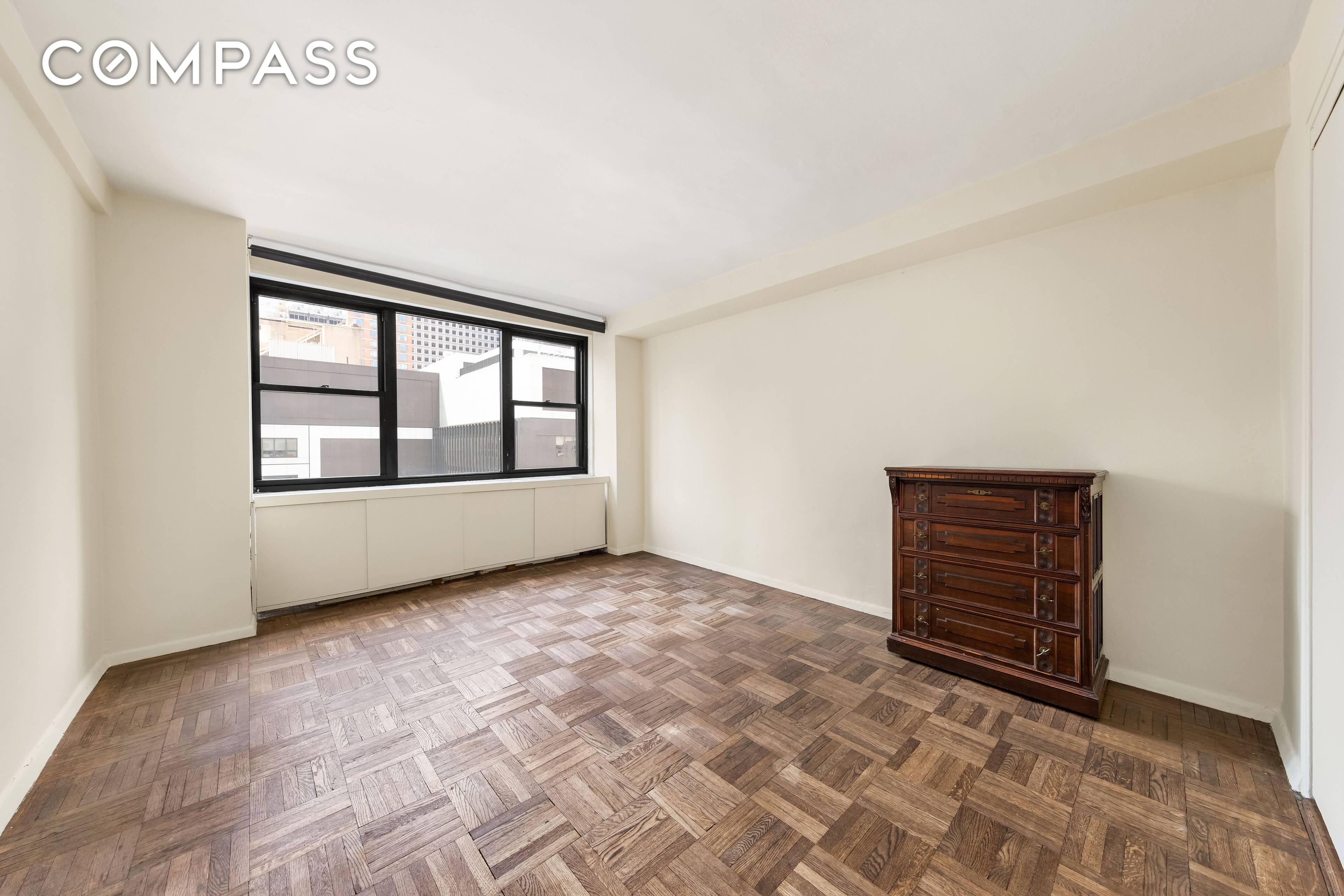 This high floor, south facing 1 Bedroom, 1 Bathroom unit is now for sale.