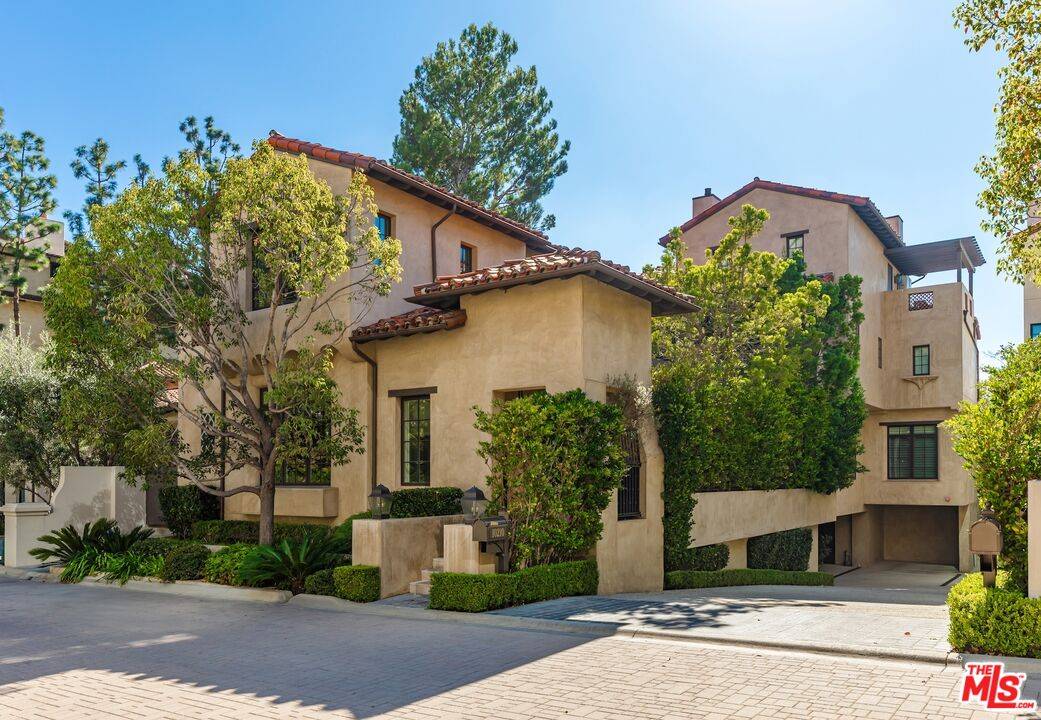 10210   Century Woods Dr 4BR Beverlywood La