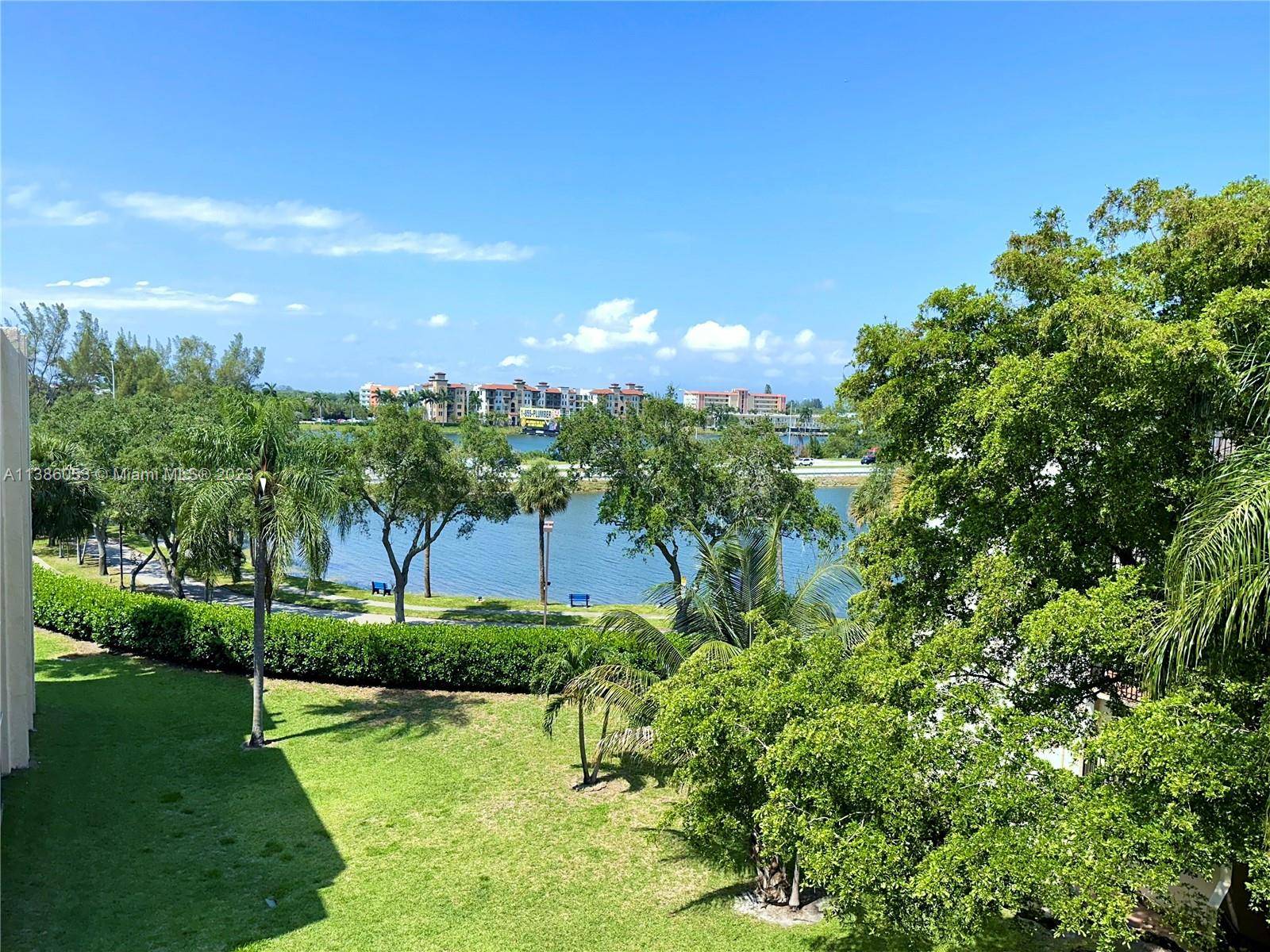 Enjoy A Beautiful Lake View From A Large Screened In Patio In Your New Home.