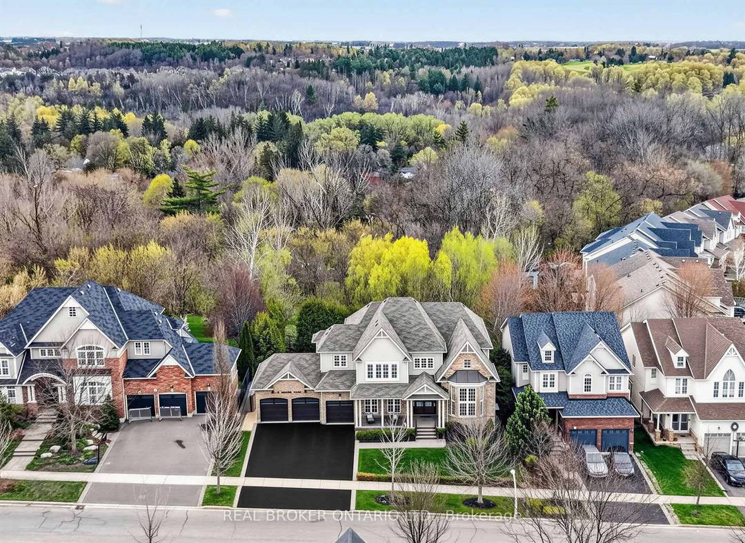 A one of a kind estate residence nestled in the desired Glen Williams community of Halton Hills offering 4, 003 total sqft above grade plus 2, 161 total sqft below ...