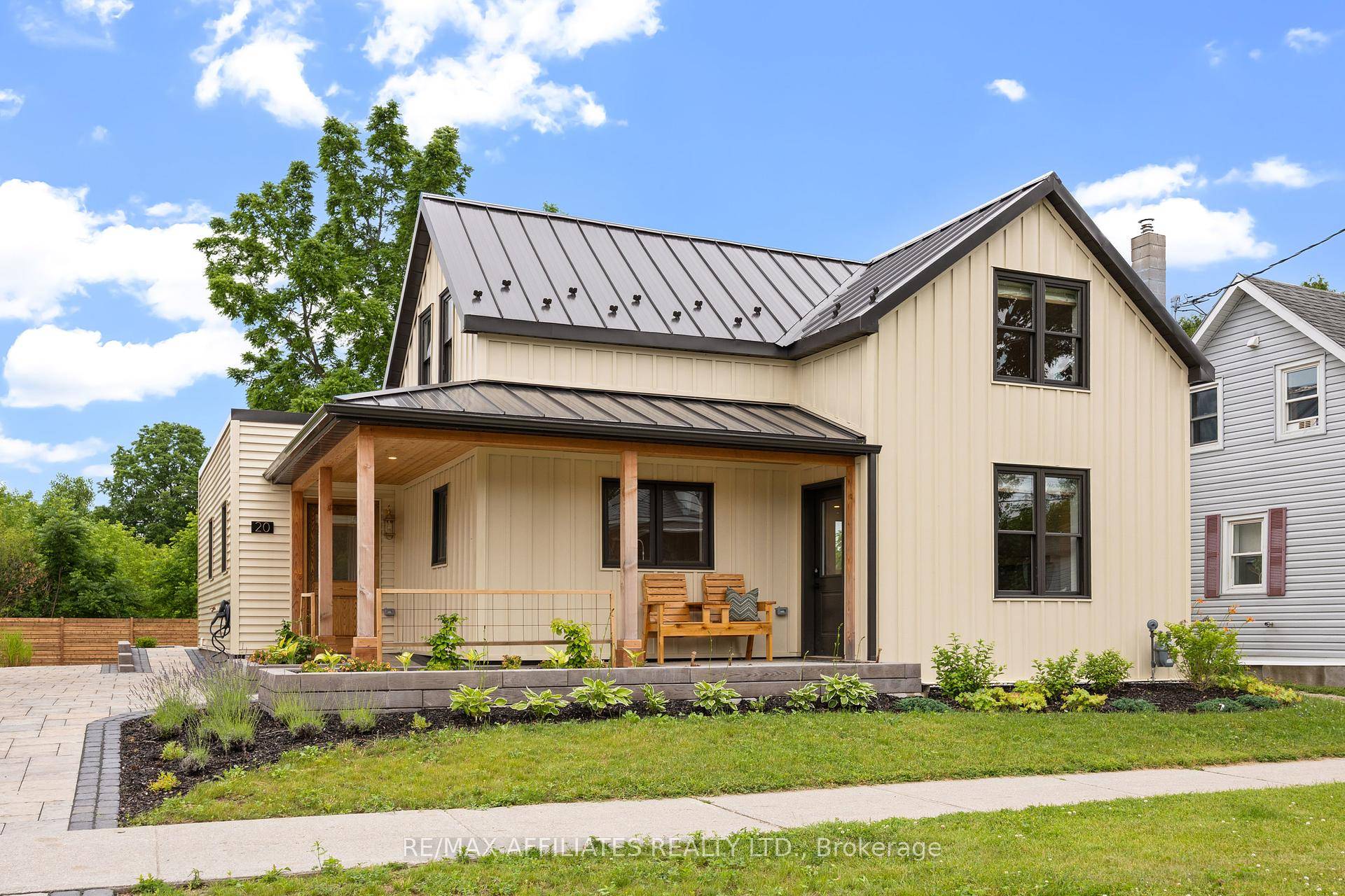 Welcome to 20 Grant Street where luxury, efficiency, and flexibility come together in a quiet, well established neighbourhood in Perth.