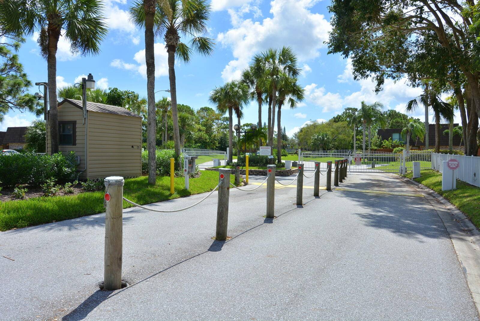 WALK TO THE POOL FROM THIS GREAT LOCATION IN COURT 2 !