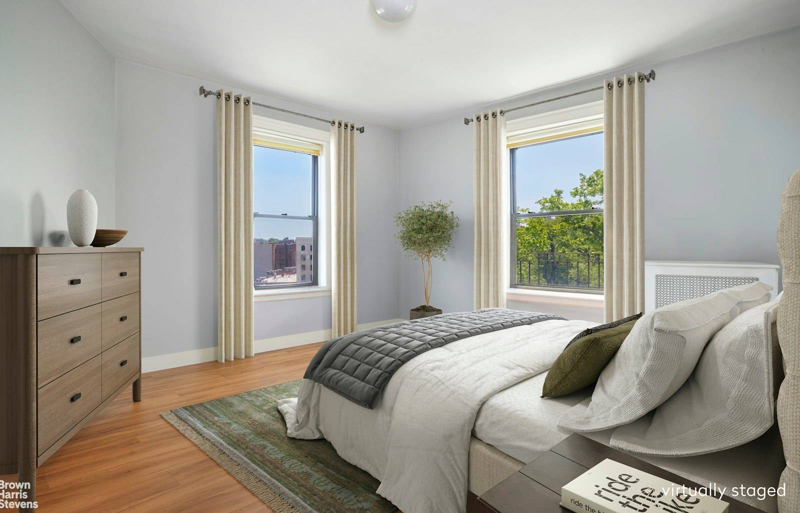 Welcome to 1825 Riverside Drive, Apt 6B !