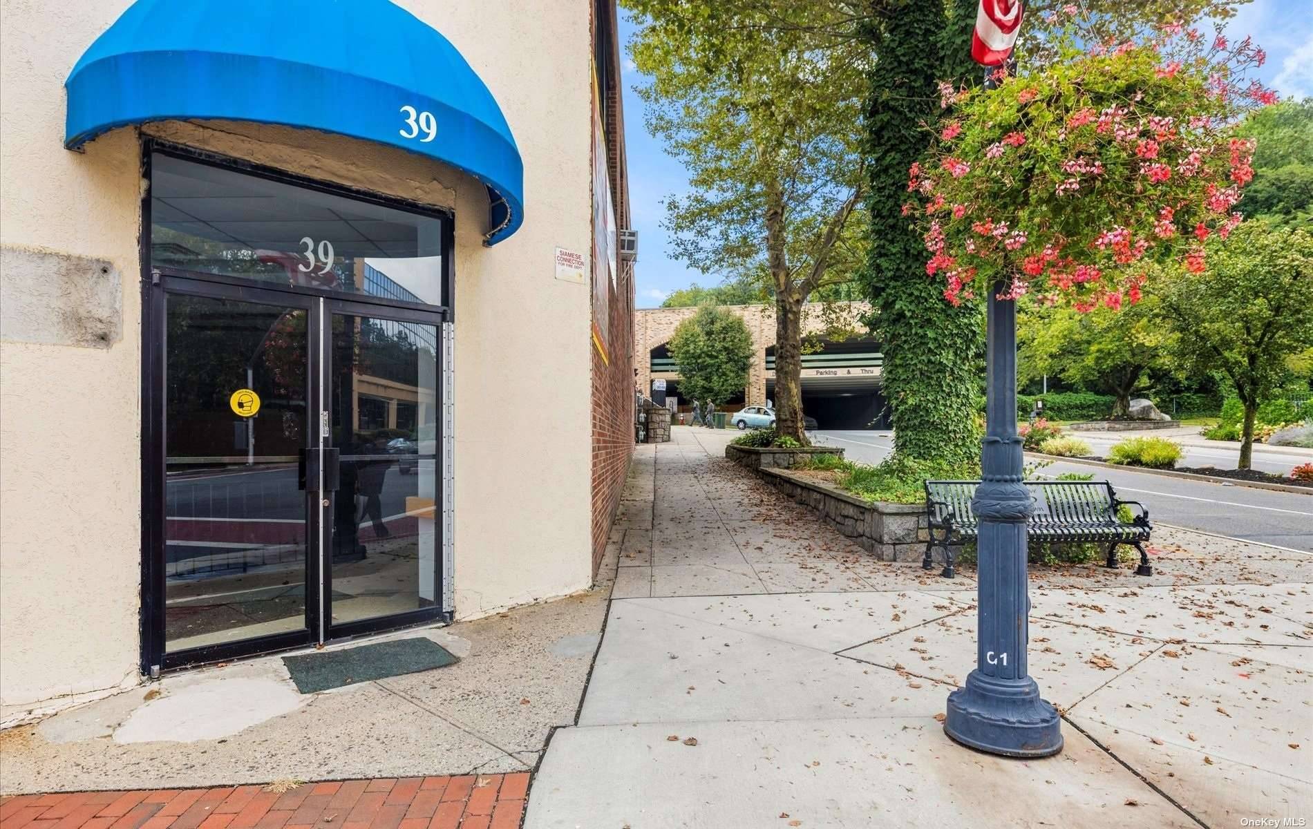 NO FEE ! Newly Renovated 100 Turn Key Retail Corner Space in the Heart of Glen Cove's Commercial District.