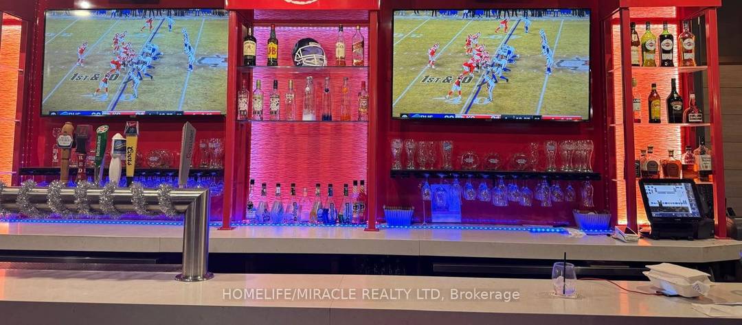 Unbeatable Downtown Location !