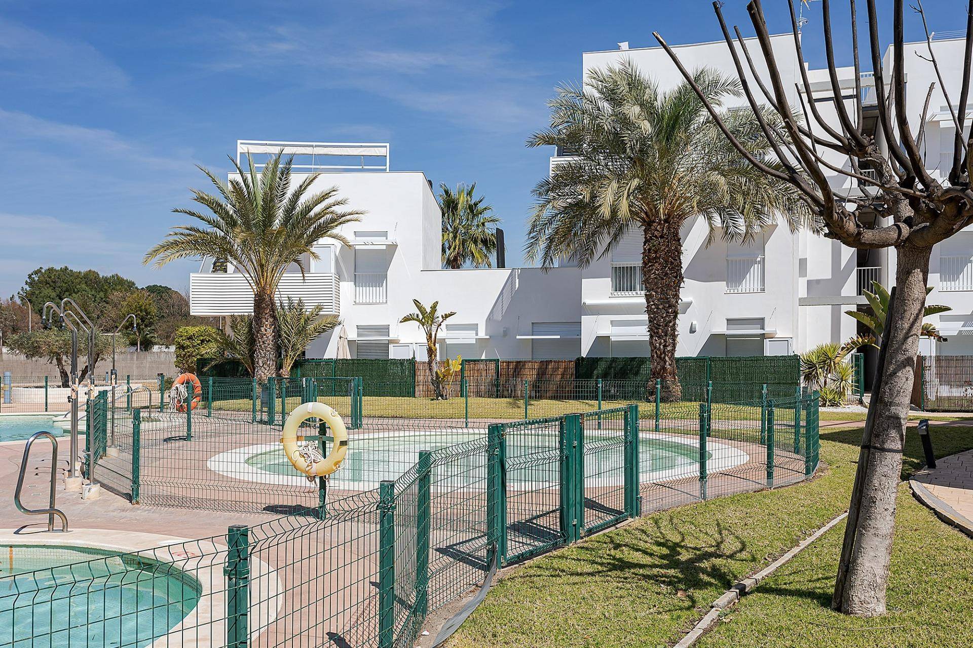 NEW BUILD RESIDENTIAL COMPLEX IN VERA New Build residential of apartments in Vera just 400m from the huge Vera beach named El Playazo.