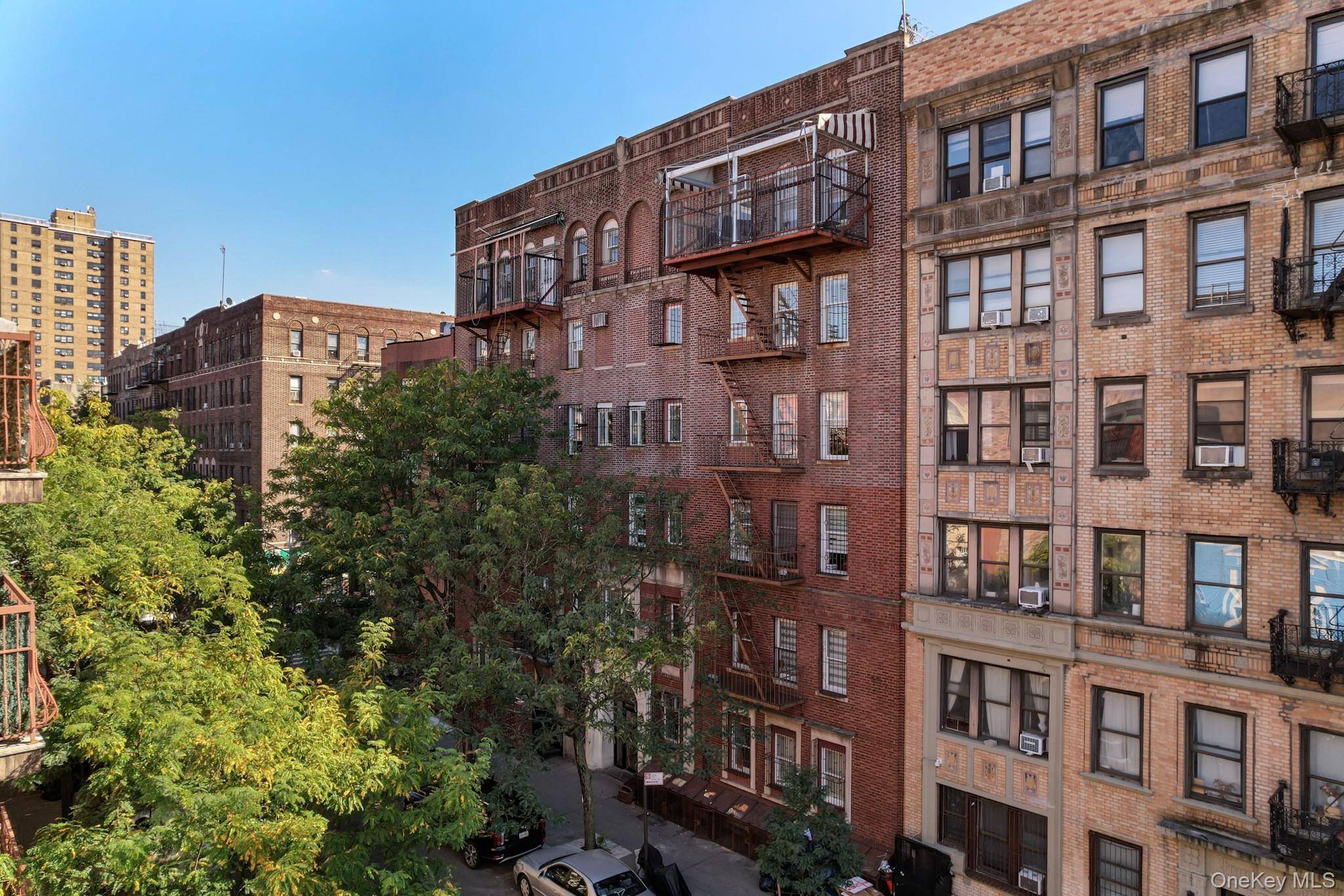 Expansive 4 Bedroom Condo with Skyline Views and Two Private Decks Welcome to one of the largest condos on the Southside, offering approximately 2, 400 square feet of gross living ...
