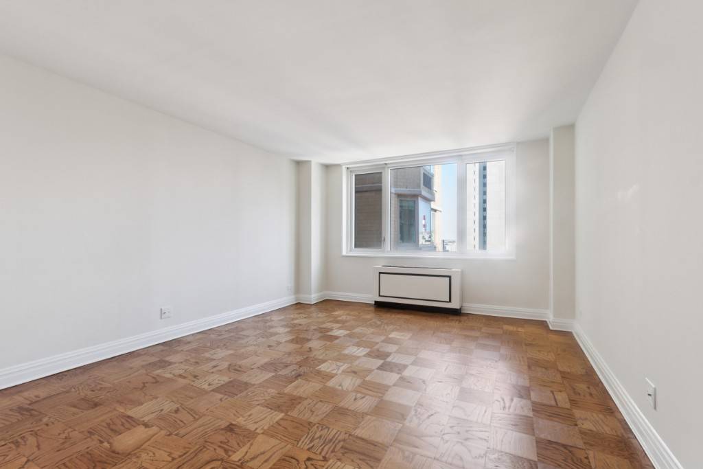 Available now ! Full time doorman, elevator, laundry building, courtyard, beautiful lobby with Upper East Side luxury.