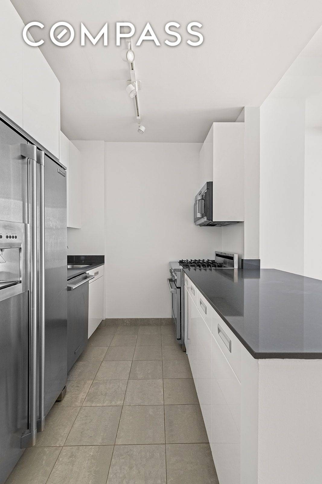 Welcome to 99 John St 612 this open concept, south facing studio that features an additional alcove space which can be used as an office or sleeping area.