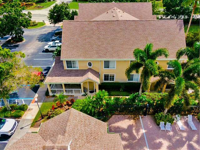 Welcome to the Courtyards of Willoughby, a peaceful, well kept community in the heart of Stuart, Florida.