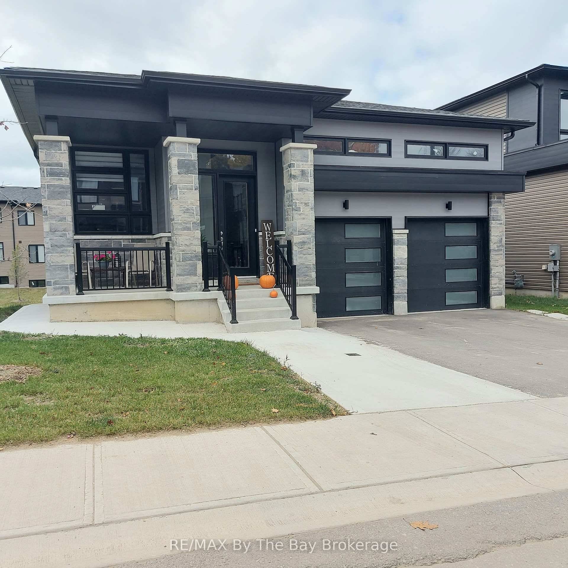 Utilities Included ! Wow, welcome to your new community in lovely Wasaga Beach !