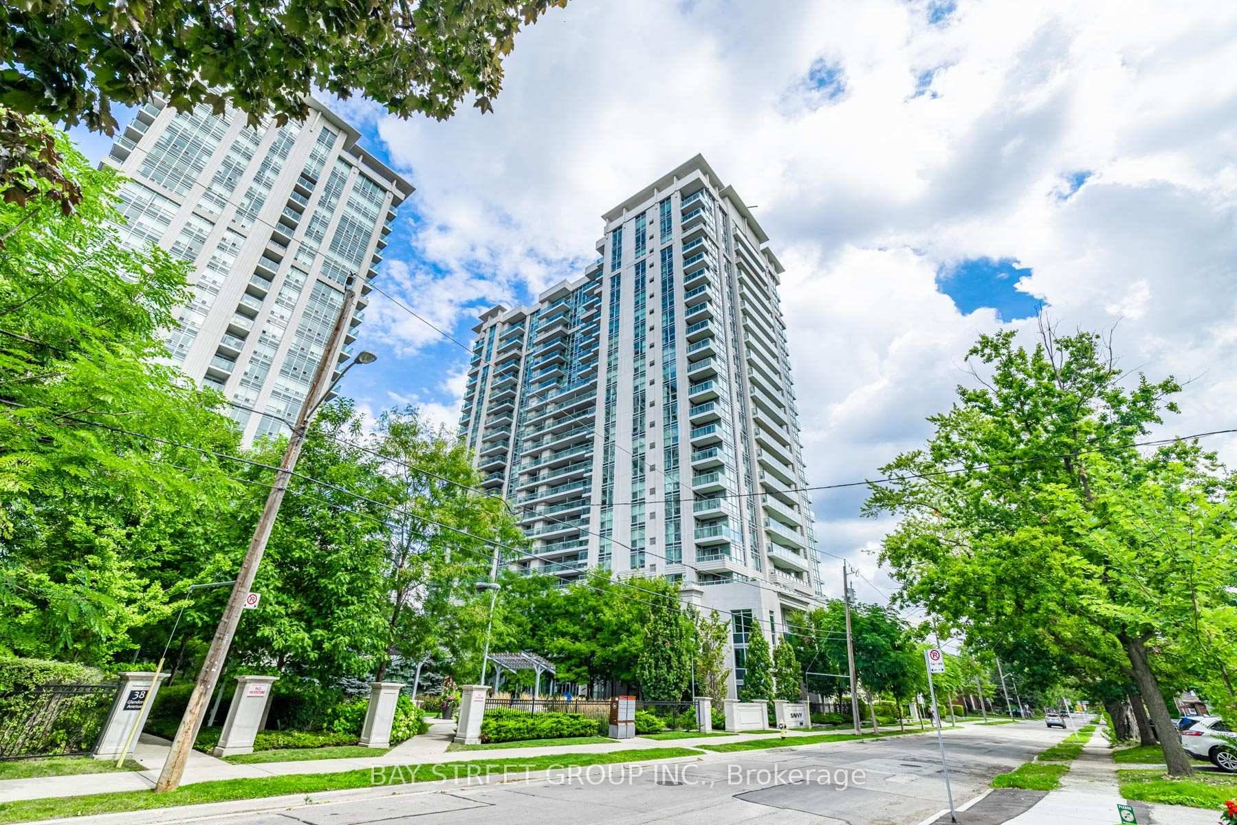 Spacious 2 Bedrooms amp ; 2 Bathrooms Unit In Savvy Condo By Menkes.