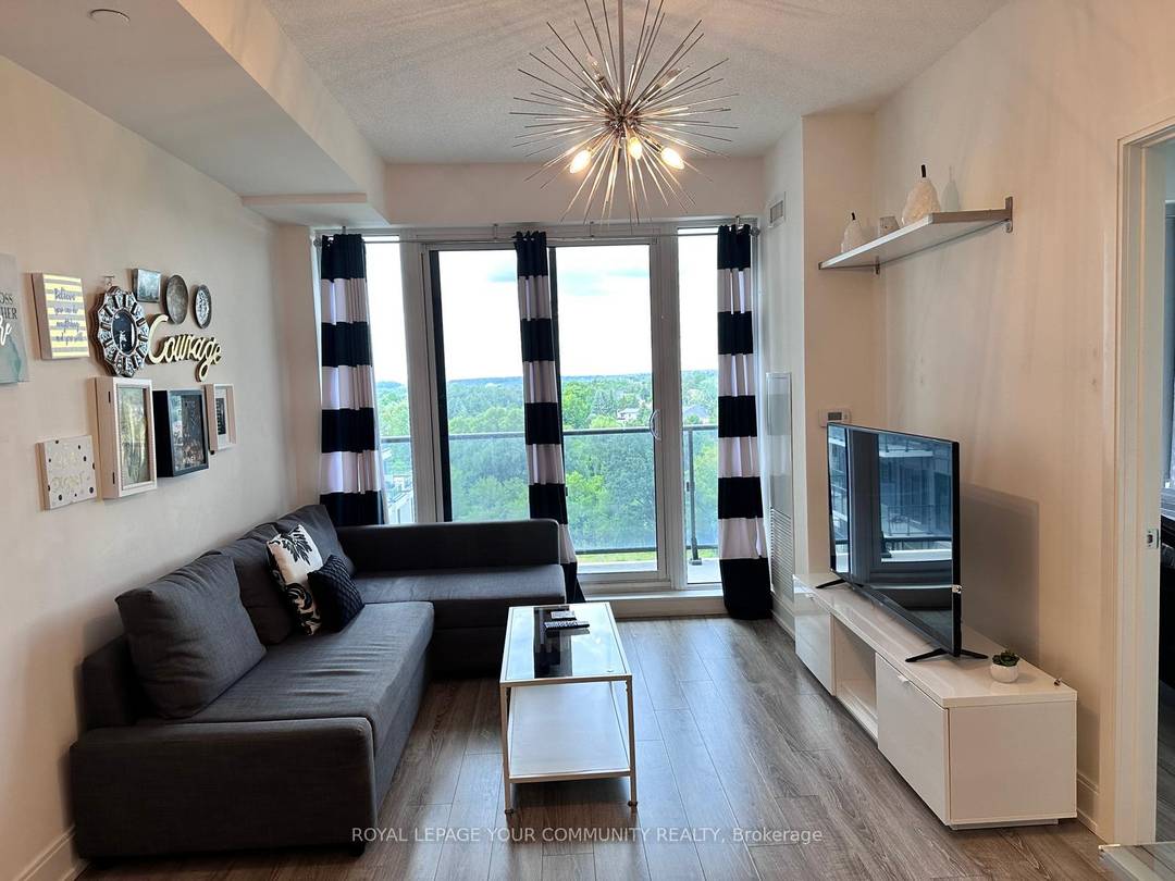 Prime Richmond Hill Location !