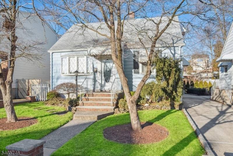 Charming Cape Cod style home located in the heart of Lyndhurst, a highly desirable community known for its convenient NYC access, local parks, shopping, and dining.