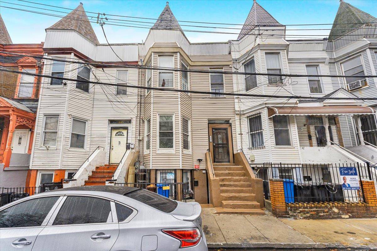 Discover this well maintained 2 family home in the Bronx, NY.