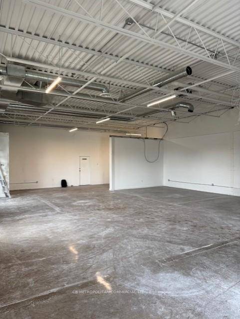 2nd floor open concept studio Industrial space, with 13ft ceilings, column free, with freight access, kitchen and 2pc washroom