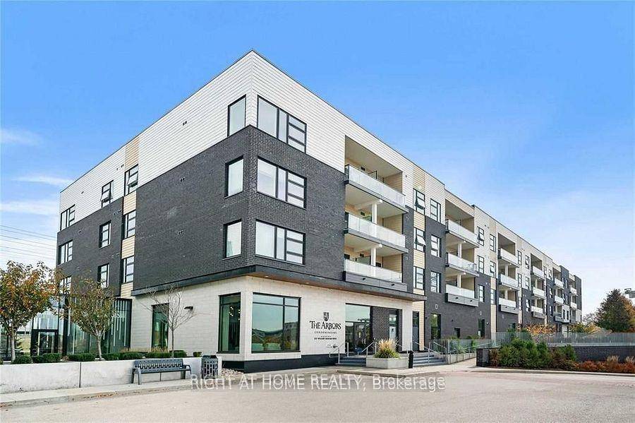 The Arbours Executive Living In Prestigious Aurora.