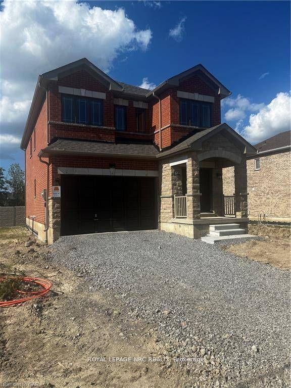 ARTISAN RIDGE SADDLER MODEL FEATURES 4 LARGE BEDROOMS, 2 AND A HALF BATHROOMS WITH 1 BEING AN ENSUITE.