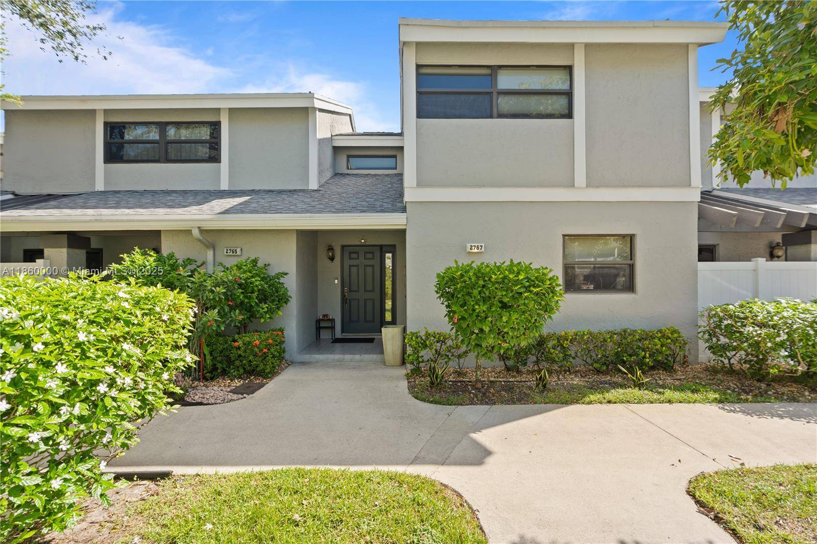 Welcome to your dream home in Coconut Creek, FL !