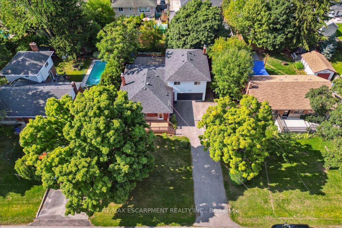 Searching for a 70 foot wide, treed lot in southwest Oakville to build your dream home ?