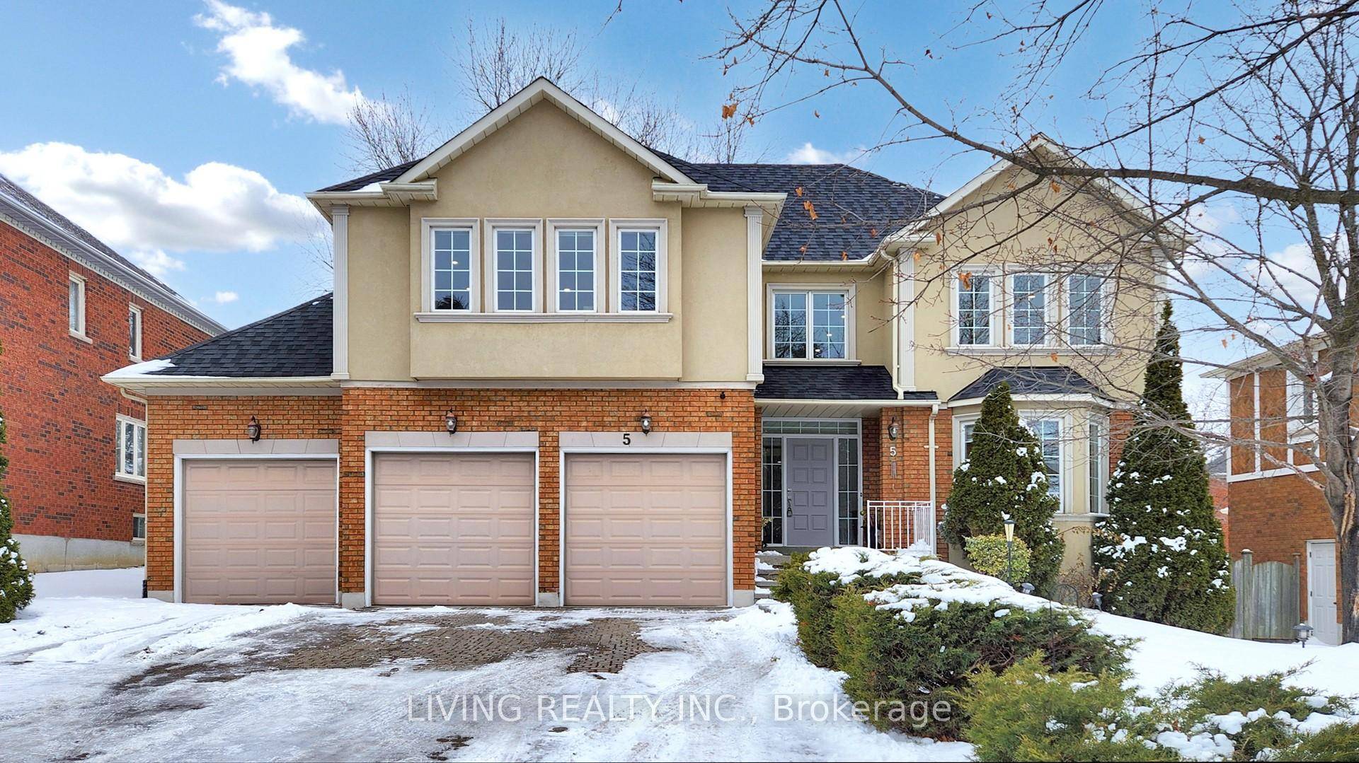 Rare glamorous designed home in the highly sought after Bayview Hill area.