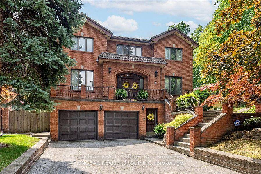 Situated in an exclusive cul de sac, this custom built 2 storey residence exemplifies superb craftsmanship and immaculate finishes.
