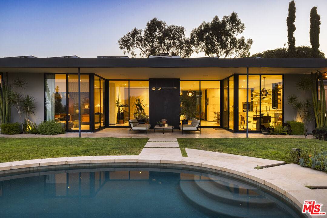 3306   Deronda Dr 3BR Hollywood Hills East La