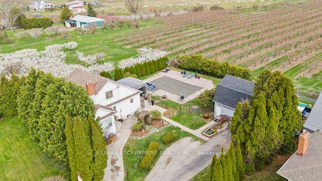 Expansive amp ; Private Retreat with Stunning Views Welcome to this spacious and private 120 x 150 lot, offering the perfect balance of seclusion and convenience with municipal amenities at ...