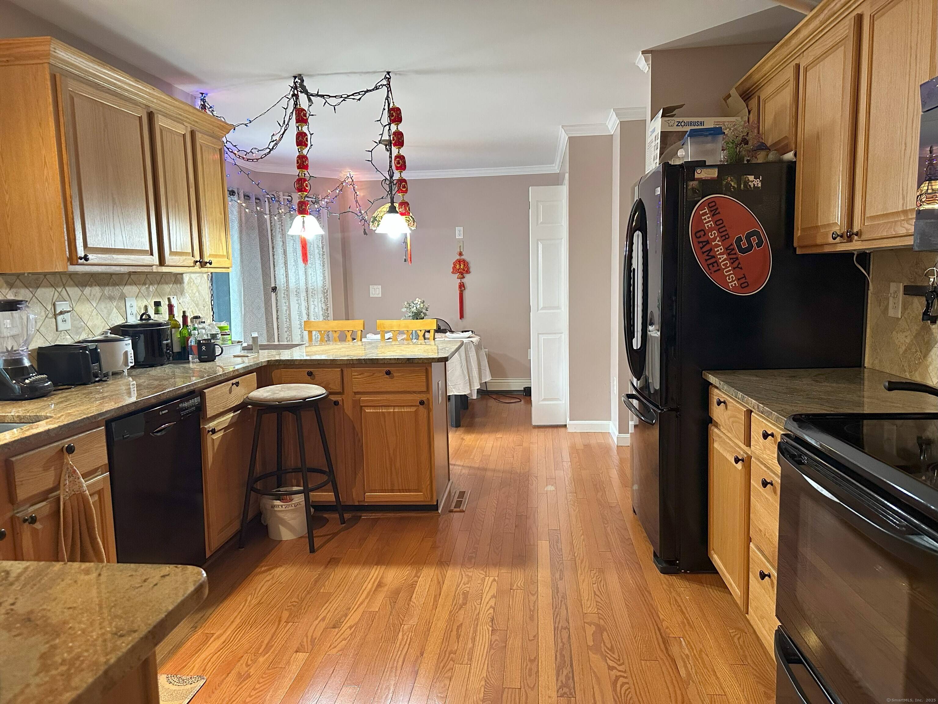 A well maintained 3 bed 2.