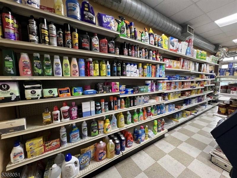 399 Park Ave Profitable Grocery Deli Business for Sale Prime Location, No Nearby Competition !