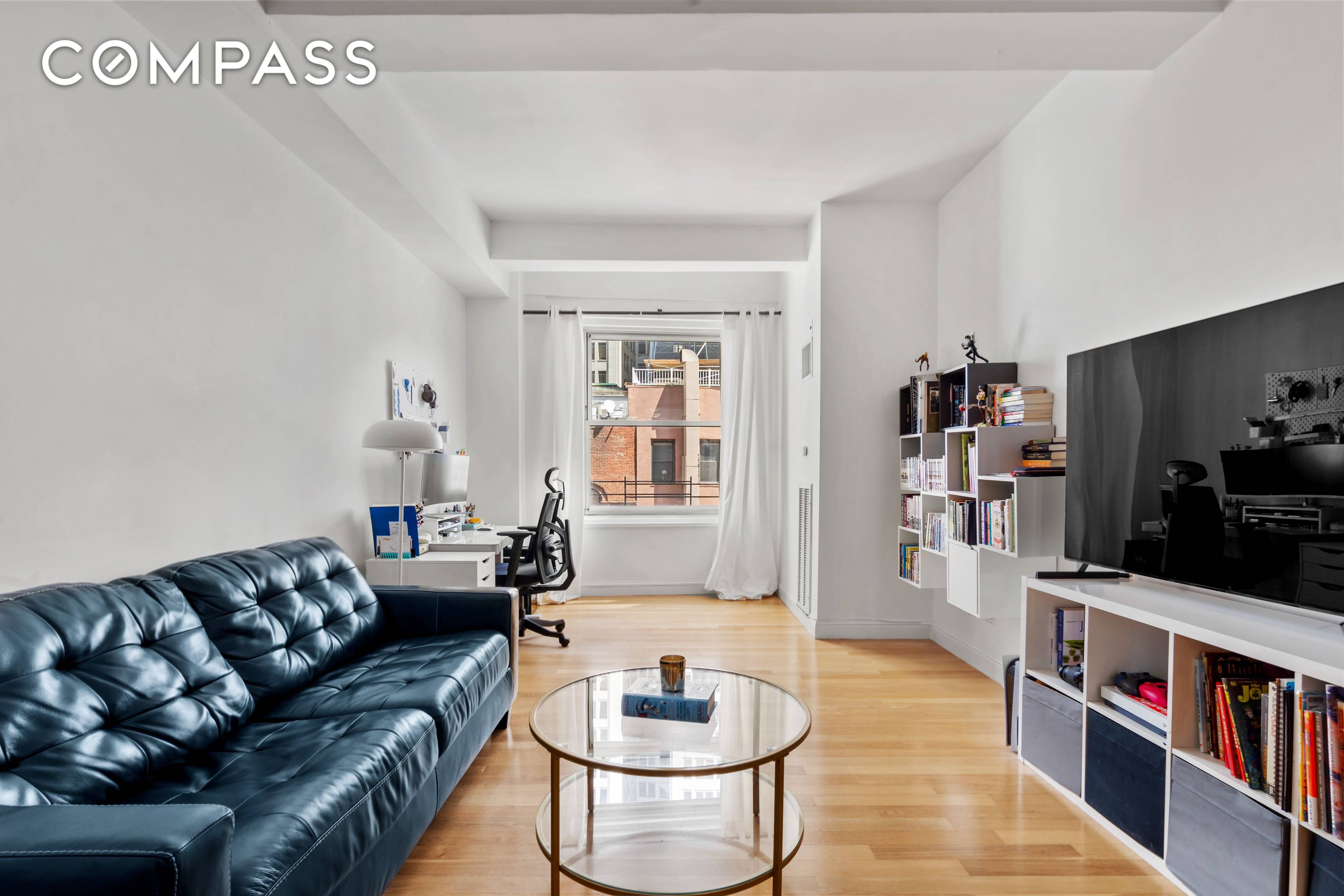 Welcome to Residence 706 at the iconic Greenwich Club a beautifully designed studio offering sophisticated finishes, smart layout, and timeless elegance in the heart of the Financial District.