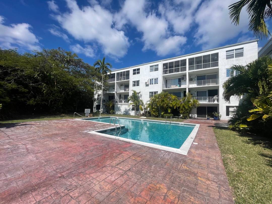 302 LAKEVIEW MANOR Condo Grand-Bahama-Freeport