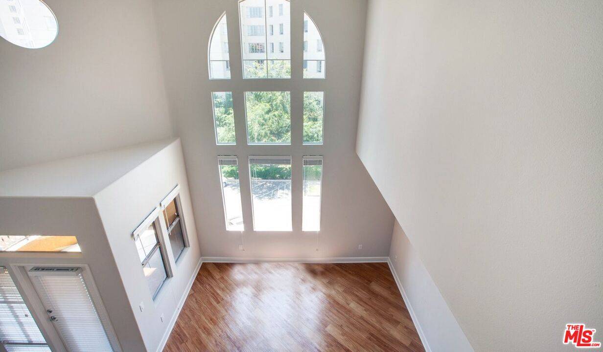 348 S Hauser Blvd 3BR Hancock Park La
