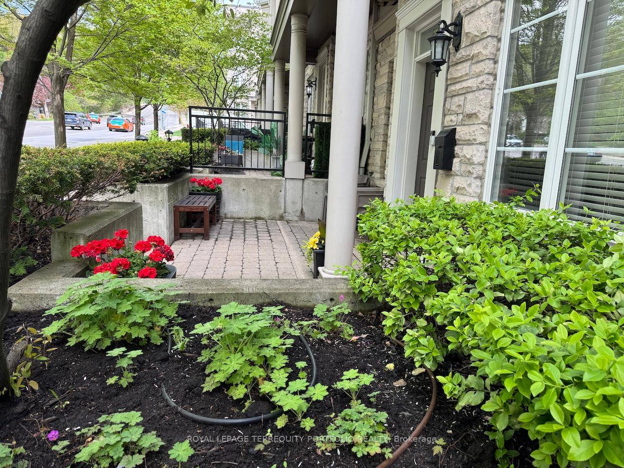 Rarely Offered Luxury 3 Storey Condo Townhouse in Prestigious Hoggs Hollow !