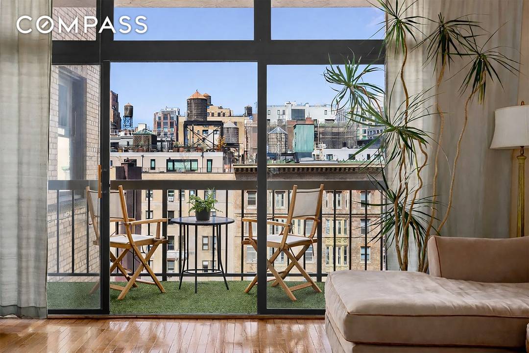 Bright amp ; Quiet One Bedroom Condominium with Private Balcony at The Level Club Welcome to Residence 9G at The Level Club a great opportunity to own a serene, light ...