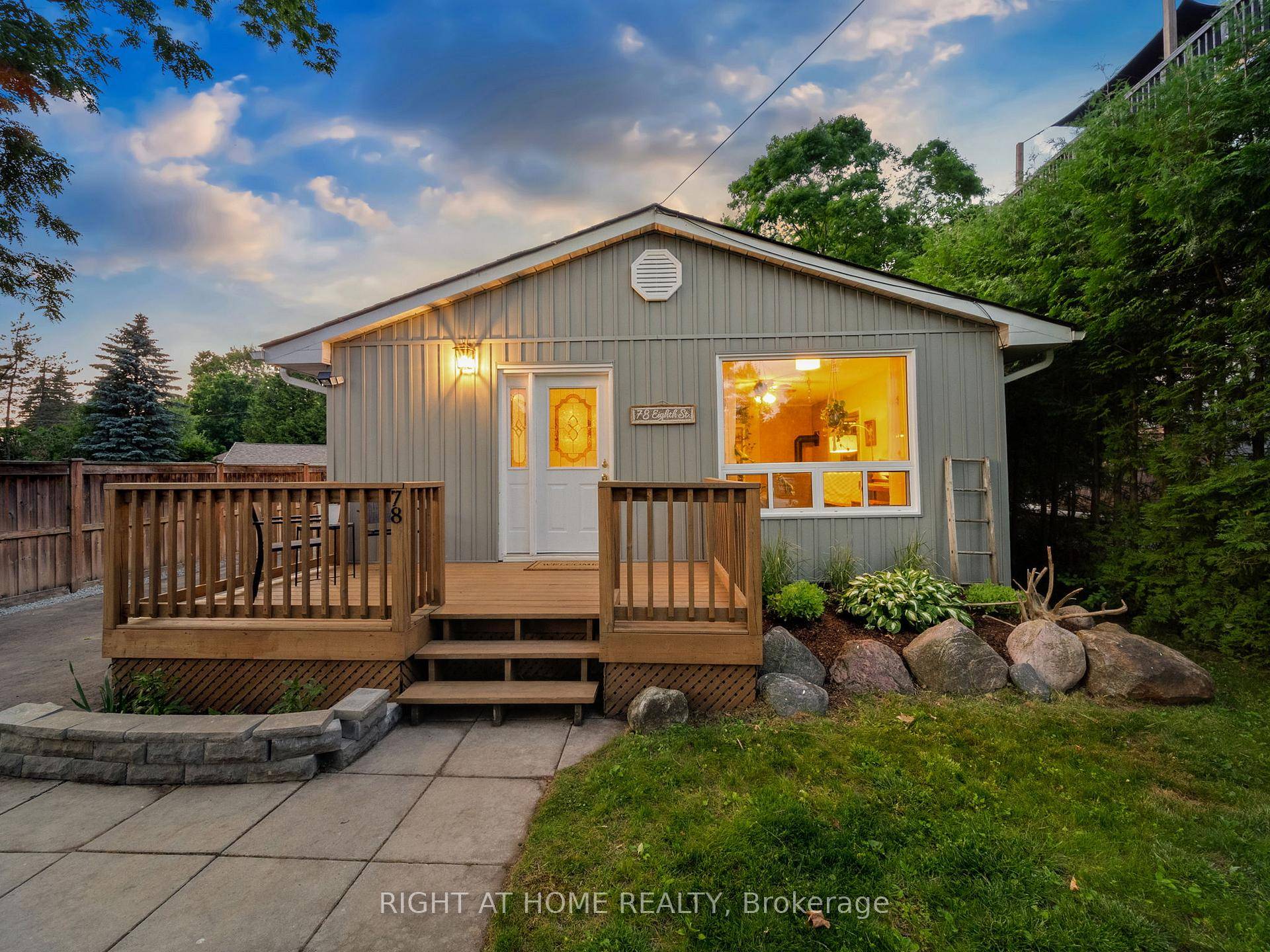 Charming and completely turn key, this 3 bed, 1 bath home offers 1, 000 sq ft of comfortable living in the highly sought after Ethel Park neighbourhood.