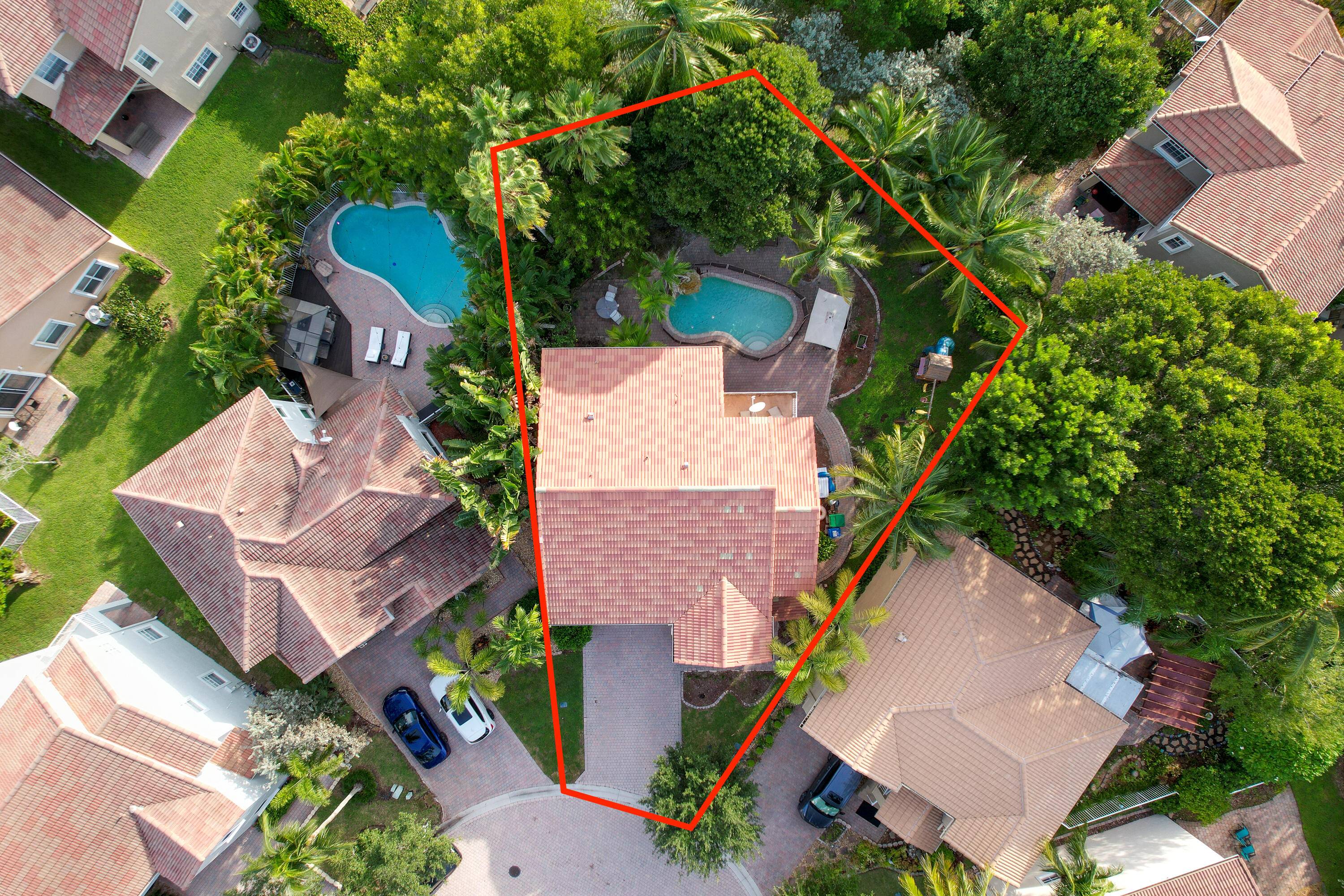 NOW PRICED TO SELL, MOTIVATED SELLER !