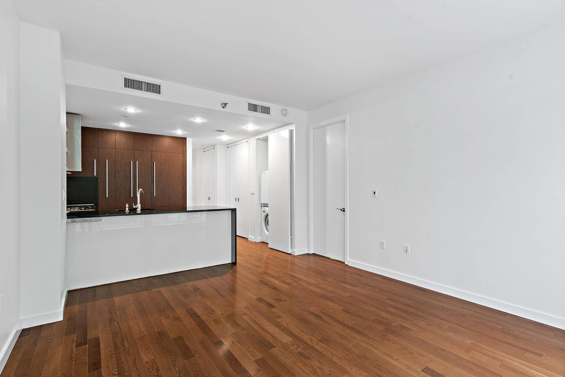 BEST LOCATION IN CHELSEA !