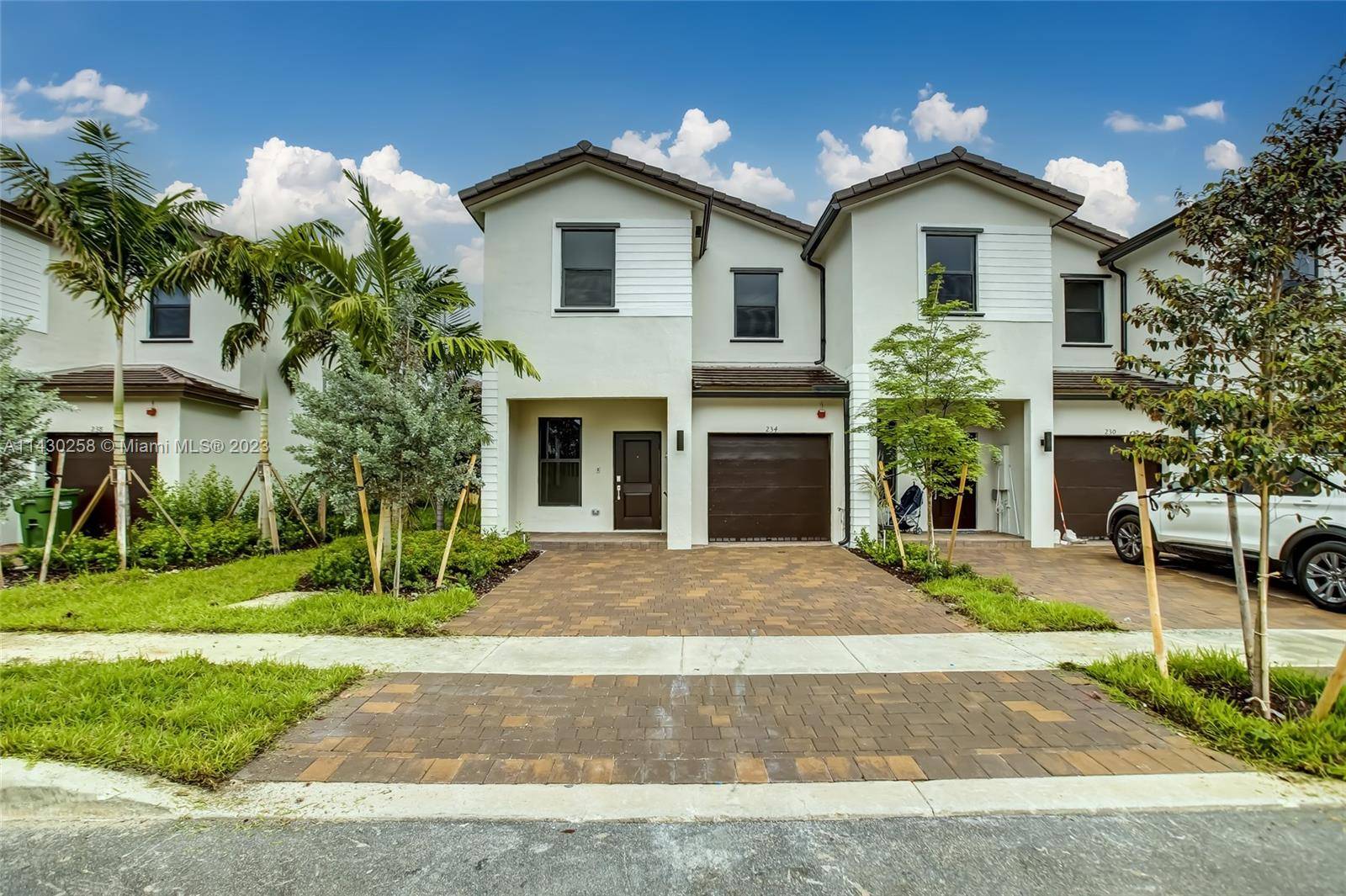 Spectacular Brand New 2023 built Smart Home Corner unit Townhouse at Sunset Pines by Lennar, AT the best residential location in Pembroke Pines, be the 1st to live in this ...