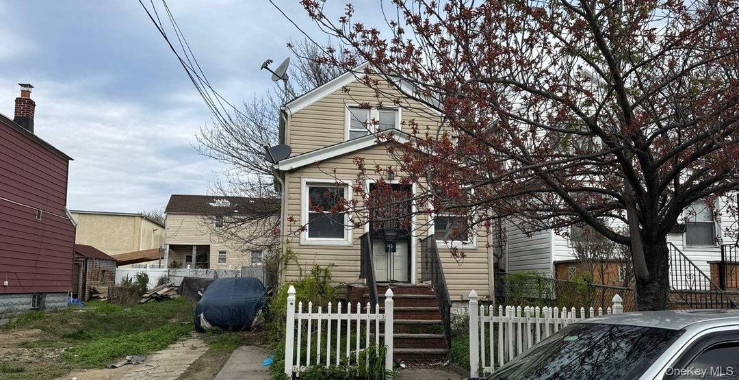 Colonial Style Home. This Home Features 2 Bedrooms, 1 Full Bath, Formal Dining Room, amp ; Eat In Kitchen.