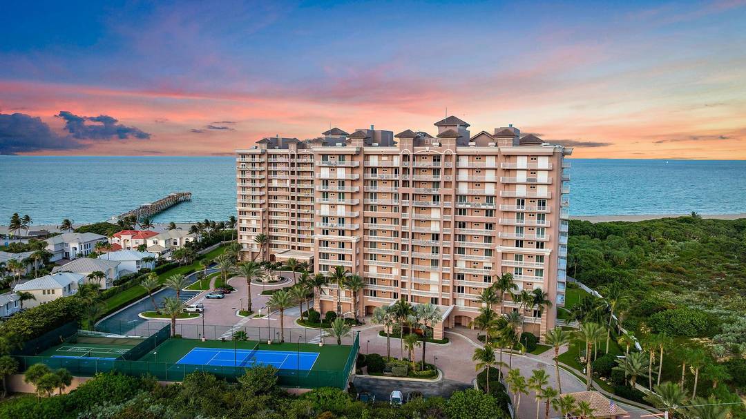 Breathtaking ocean view residence in the prestigious Ocean Royale of Juno Beach.