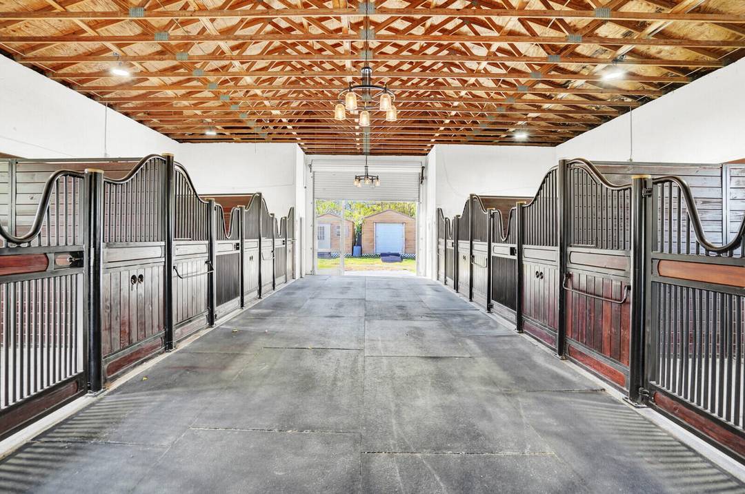 Welcome to your dream Equestrian Farm for Lease Homeland, FLPrime location !