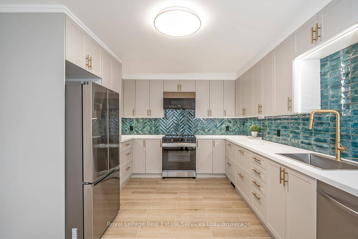 Beautifully Renovated 2 Storey, 3 Bed 1.