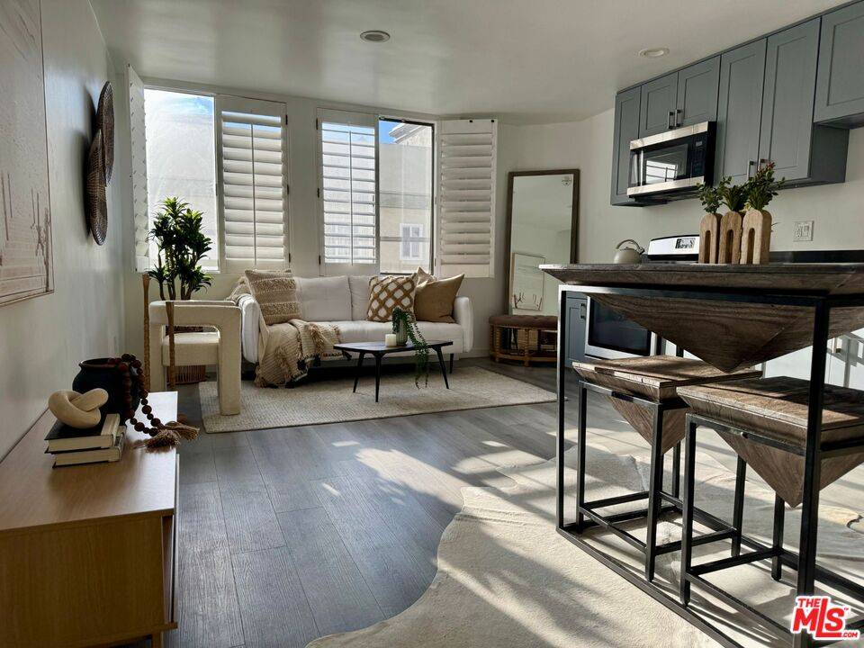 14 Mast St 1.0 Marina Del Rey LA