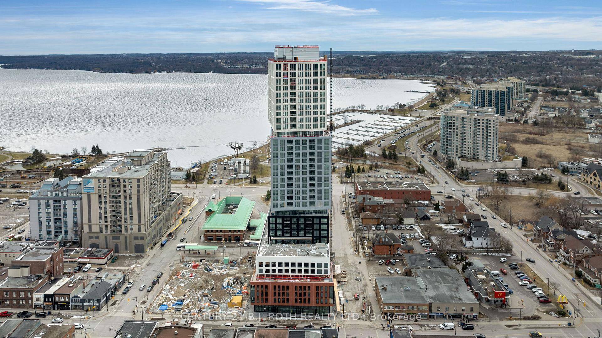 Debut Waterfront Residences located at Downtown Barrie.