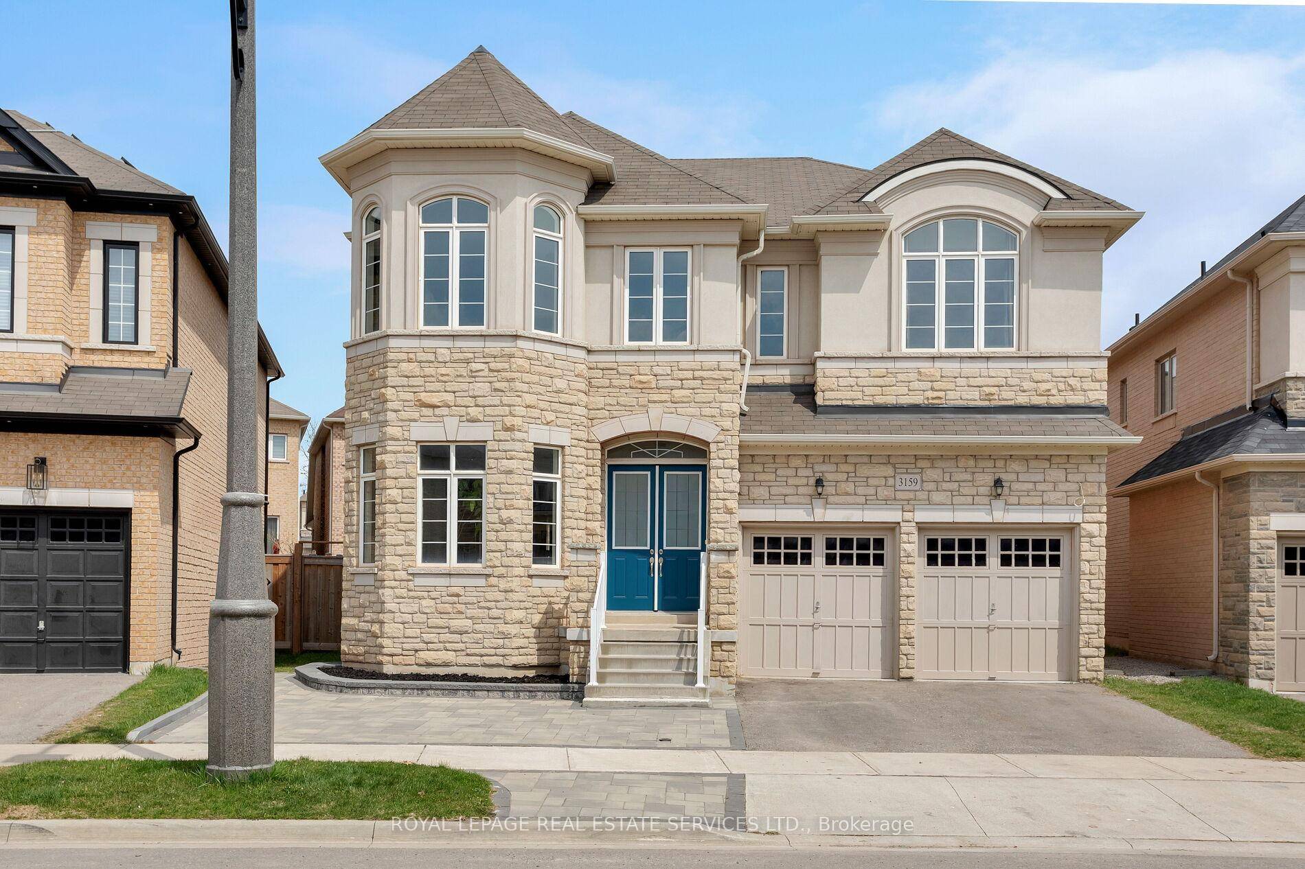 Welcome to sought after Joshua Meadows, one of North Oakvilles newest communities, where elegant suburban living blends seamlessly with the serenity of nearby parks amp ; nature trails.