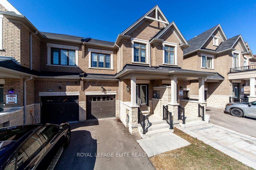 WELCOME HOME TO THIS SPACIOUS, MODERN AND LOVELY FREEHOLD LUXURY OVER 2100 SQ.