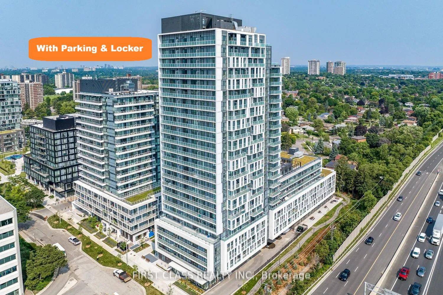 Immaculate Spacious 1 Bedroom Large Separate Den Den Office.