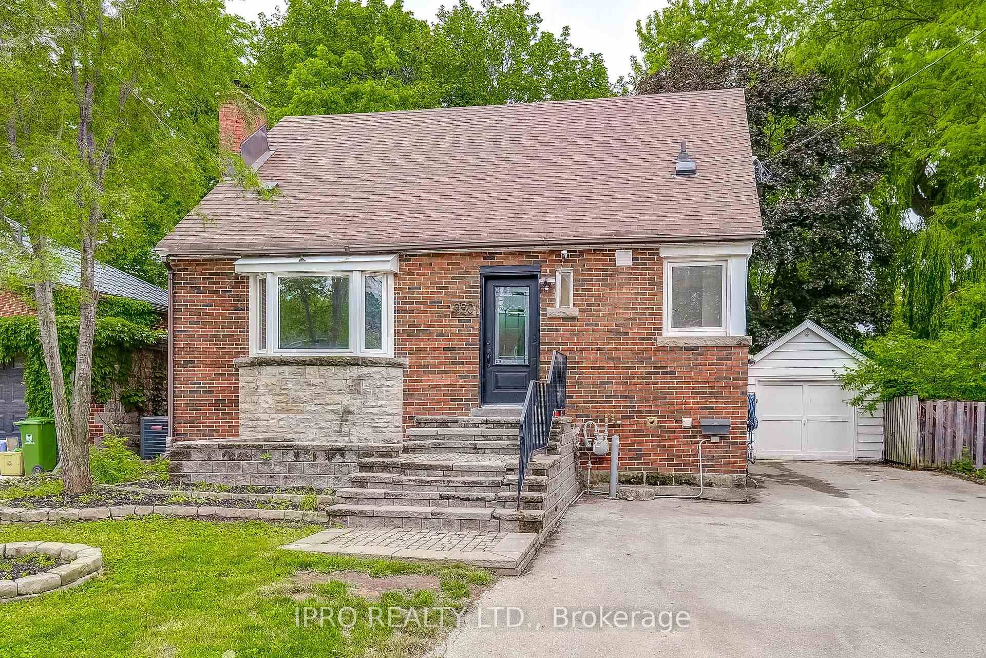 Welcome to 880 Garth St., Hamilton !