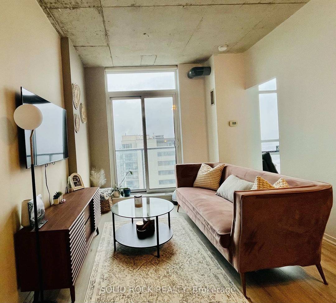 Don't miss your opportunity to call this stunning fully furnished condo your new home in the heart of Toronto !